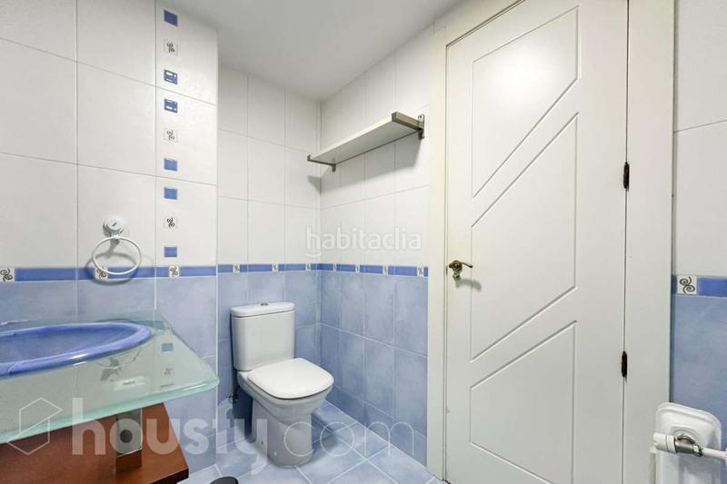 Foto cc503a83-44b8-42bf-85dc-8a282e59f8a0. Piso en calle de ocaña . en Aluche Madrid