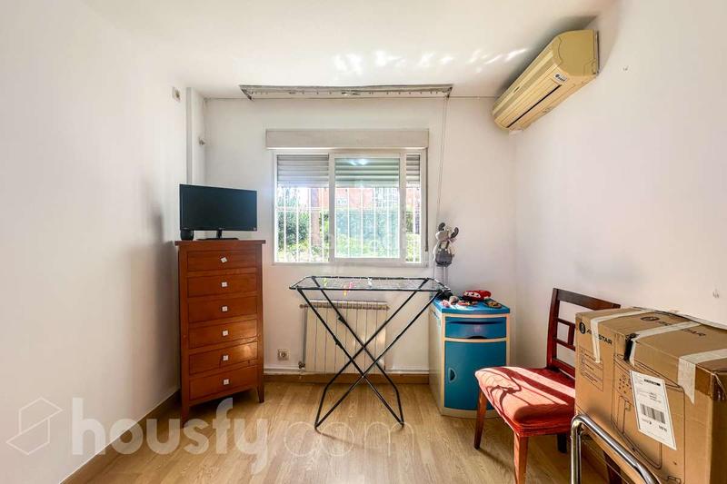 Foto 32c11350-dde7-4585-a91e-ab19e2af2786. Appartement dans calle potasa . dans Butarque Madrid