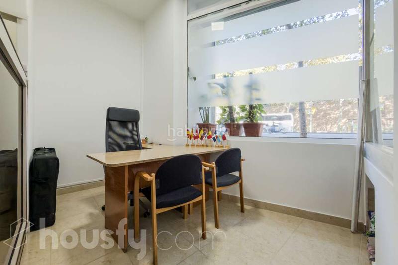 Foto a5514fc0-c4a6-4b5b-8f4d-26645b3a172f. Geschäftsraum in avinguda del paral·lel . in Raval Barcelona