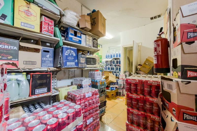 Foto b8cdf366-d82f-4c6a-b65a-f5f22bd7fa9b. Local comercial a avinguda del paral·lel . a Raval Barcelona