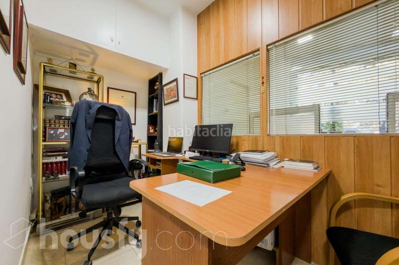 Foto 0cc46ced-c1a0-4d46-be04-6fc149a6ccc4. Local commercial dans avinguda del paral·lel . dans Barcelona