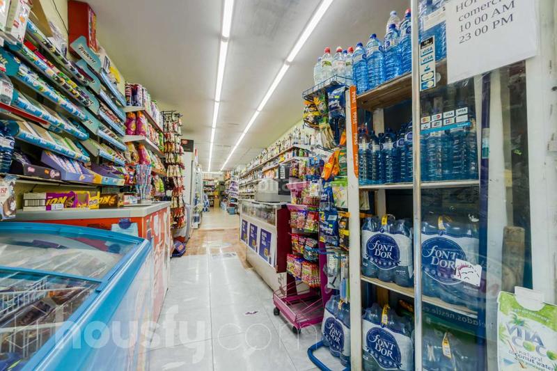 Foto f04c94eb-f45c-4a49-8b54-2c07ba2bb874. Local commercial dans avinguda del paral·lel . dans Barcelona