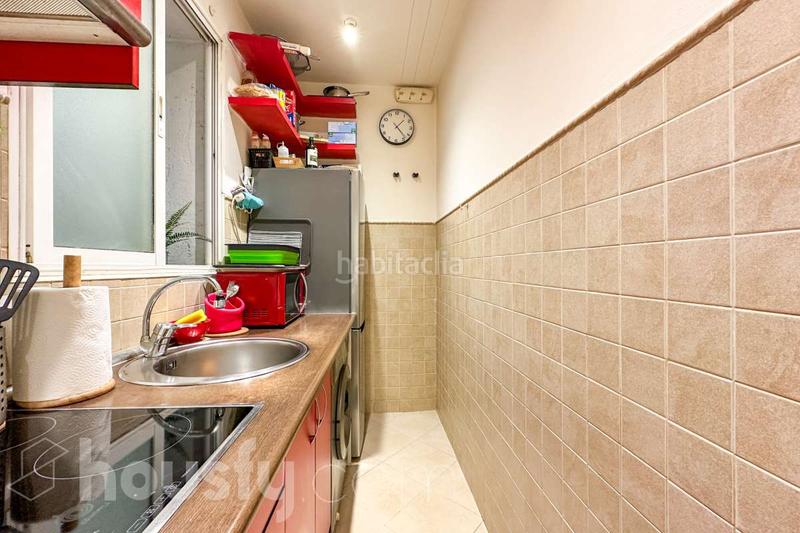 Foto 3d12a8bb-b6ba-4728-8f5b-0486b258eb25. Piso en calle de canarias . en Palos de Moguer Madrid