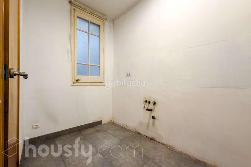 Foto 351dd635-34ba-46b8-84ff-832574ac2c26. Piso en carrer de casanova . en L´Antiga Esquerra de l´Eixample Barcelona