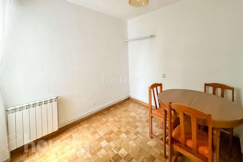 Foto 11a6586d-83e2-478a-8d15-49609404a0eb. Piso en calle de illescas . en Aluche Madrid