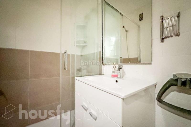 Foto 5659569d-9584-4495-96dd-afa056f3e5e9. Piso en calle de illescas . en Aluche Madrid