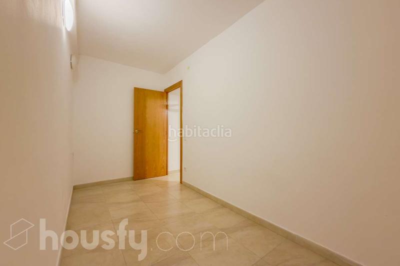 Foto cad5d148-1327-4adc-9d6b-5dfd1e82784e. Appartamento in av meridiana . in La Sagrera Barcelona