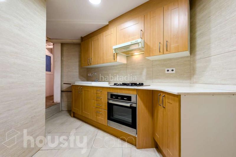 Foto 20048ecc-c083-4c58-ac62-d69e98ec107e. Flat in av meridiana . in La Sagrera Barcelona