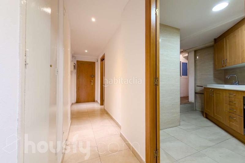 Foto 4f67be48-6179-447d-ad62-c7a315612e58. Flat in av meridiana . in La Sagrera Barcelona