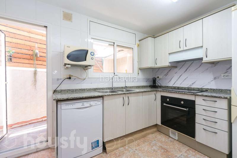 Foto 42e545ca-bc75-485f-b96d-513e5d648000. Reihenhaus in carrer igualada . in Roda de Barà