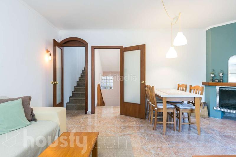 Foto ff9418d4-aca4-4d90-b039-c2c2f41a74e1. Reihenhaus in carrer igualada . in Roda de Barà