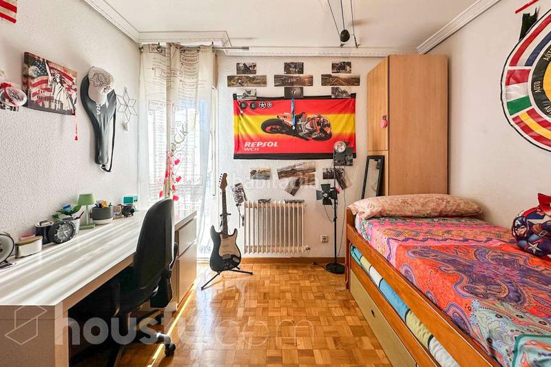 Foto 1381c87d-bd5d-4b45-ae90-af456cb80611. Casa adossada a calle del grabado . a Sector 3 Getafe