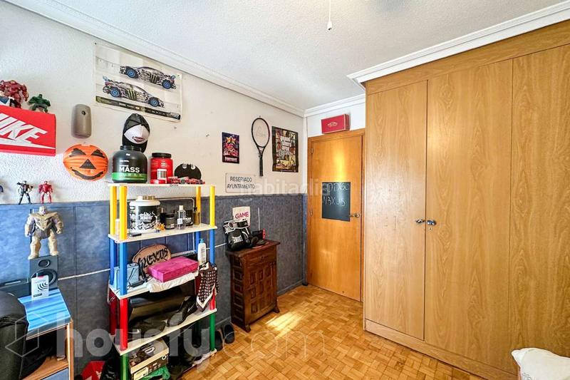 Foto 8bf865e7-c389-41bf-8419-780c19854ed2. Reihenhaus in calle del grabado . in Sector 3 Getafe