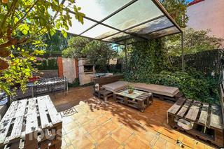 Semi detached house in Calle del Grabado .