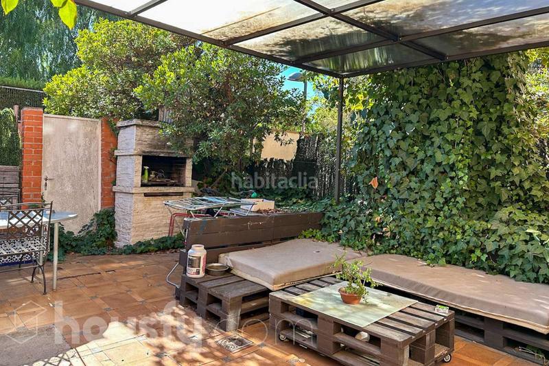 Foto 3a2d7f32-d86c-4abd-9d4d-24f0a0478d52. Semi detached house in calle del grabado . in Sector 3 Getafe