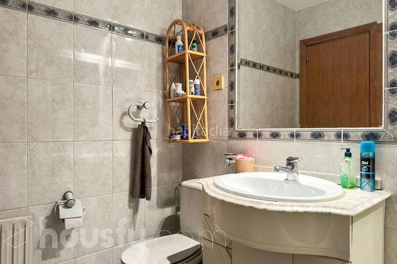 Foto 6b48aa87-5dfd-4098-ab58-55dc1d576922. Semi detached house in calle del grabado . in Sector 3 Getafe