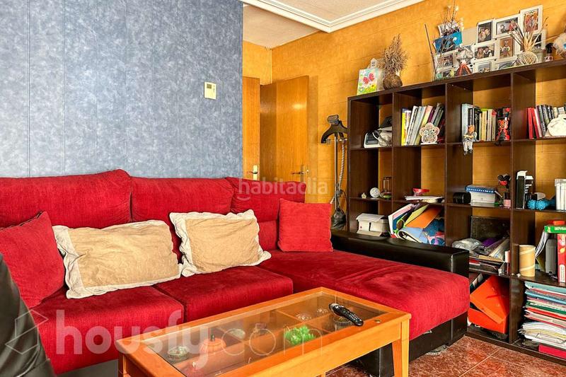 Foto 9af97fb9-cb4f-4b20-9299-dbc977a7af52. Semi detached house in calle del grabado . in Sector 3 Getafe