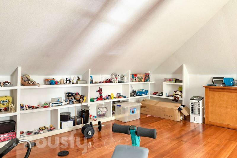 Foto b67806fc-64e8-42f5-b939-8a2a17cc7202. Semi detached house in calle del grabado . in Sector 3 Getafe