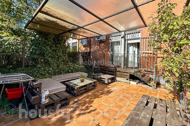 Foto d3f47b6c-9621-41e5-8113-519fe132a7c7. Semi detached house in calle del grabado . in Sector 3 Getafe