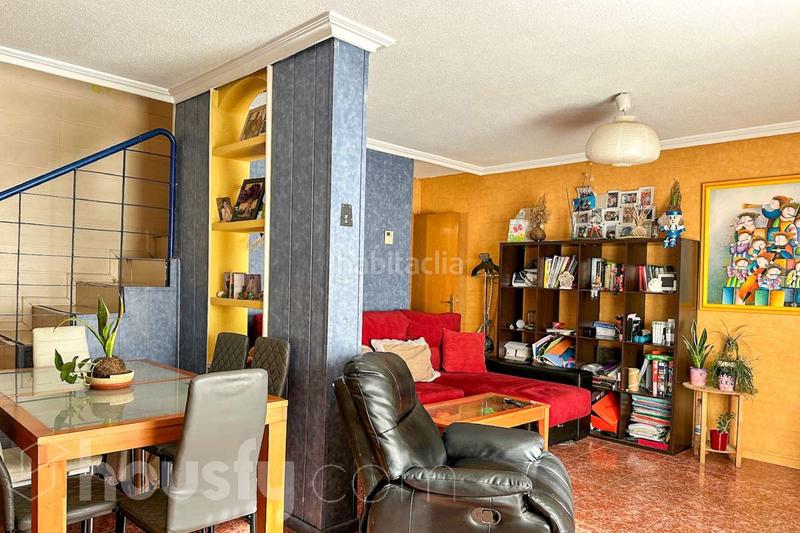 Foto dd6dc005-464c-47dc-93ac-34c6a9a0f031. Semi detached house in calle del grabado . in Sector 3 Getafe