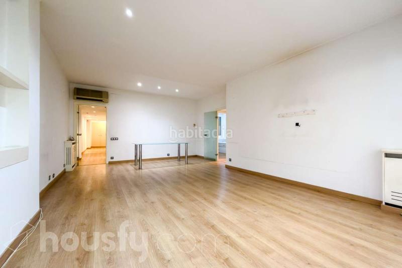 Foto 1179b8a5-e6af-42ee-9ca1-2bc4c439259a. Appartement dans carrer del cardenal vives i tutó . dans Barcelona