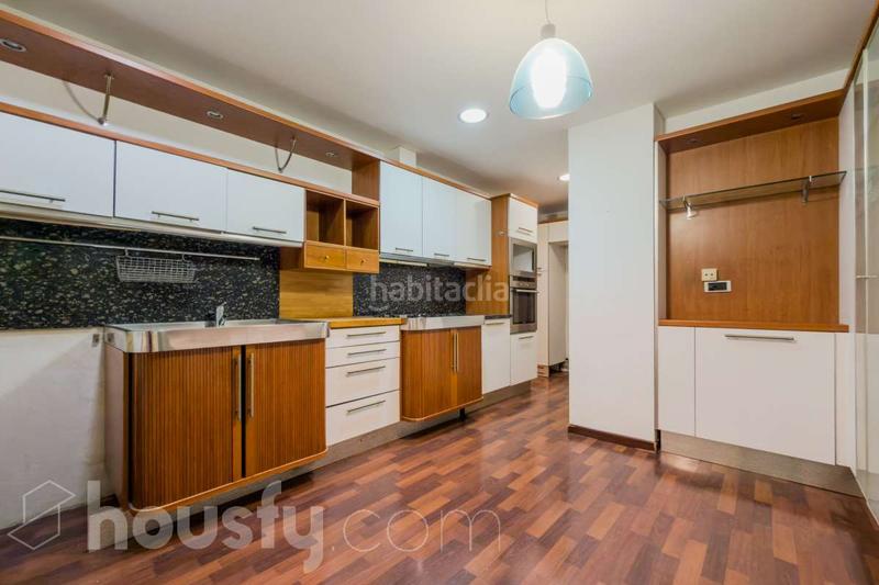 Foto 354fb790-29df-49f2-8f35-99137199c5bf. Appartement dans carrer del cardenal vives i tutó . dans Barcelona