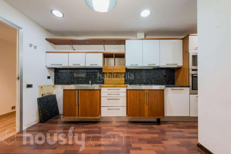 Foto d47a3db8-1570-4ed1-80fd-22ab1d922380. Appartement dans carrer del cardenal vives i tutó . dans Barcelona