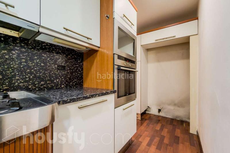 Foto f47f9bae-43ed-42ea-8c42-0c4f10954269. Appartement dans carrer del cardenal vives i tutó . dans Barcelona