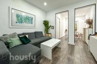 Flat in Calle Alcalá .