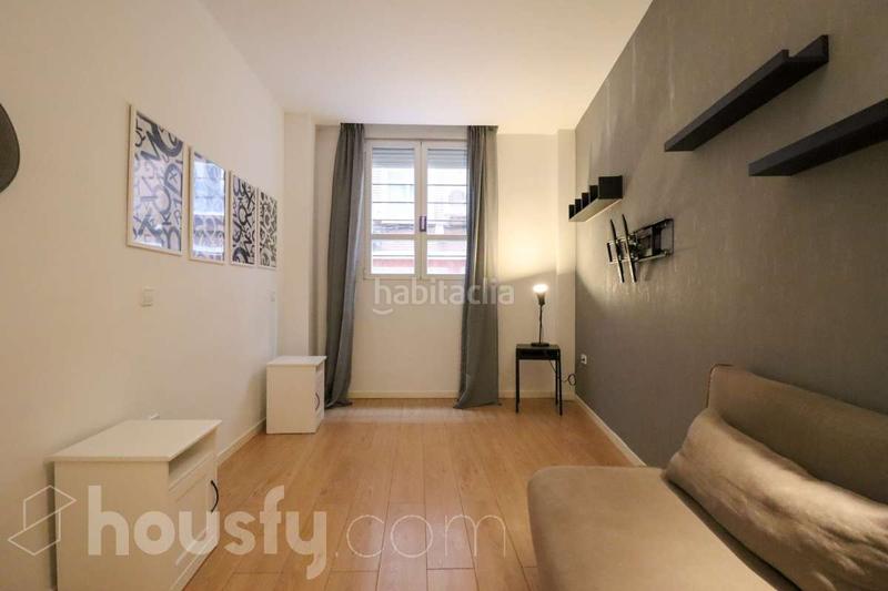 Foto 23340534-e619-4bc2-93d9-830bbf6ff41a. Flat in calle del sol . in Fuente del Berro Madrid