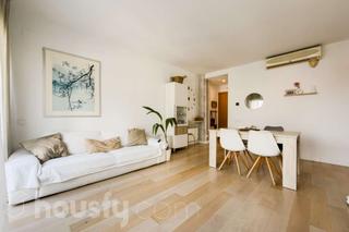 Etagenwohnung in Cl fluvia .