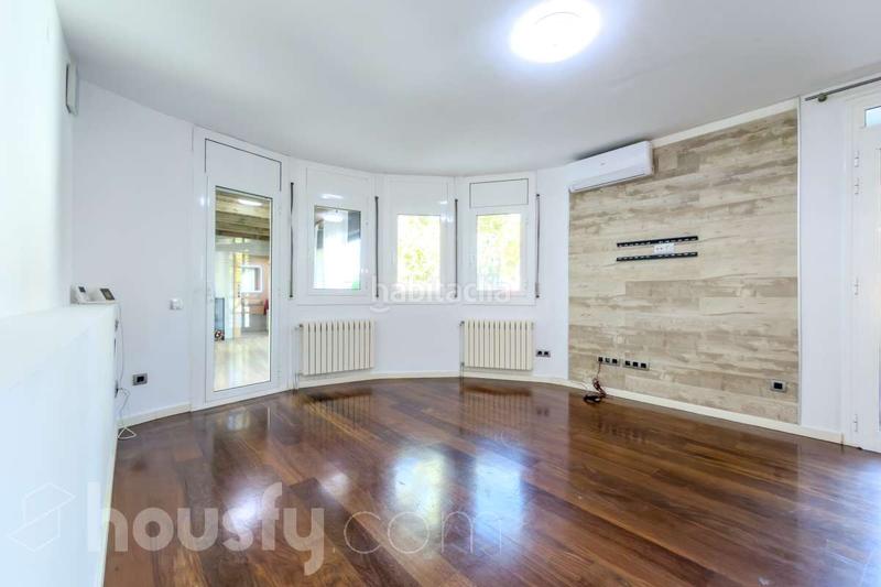 Foto ae0bbaf0-8a08-46eb-b801-30cf04e627f9. Casa a schiera in av primavera . in Martinica - Ateneu Cerdanyola del Vallès