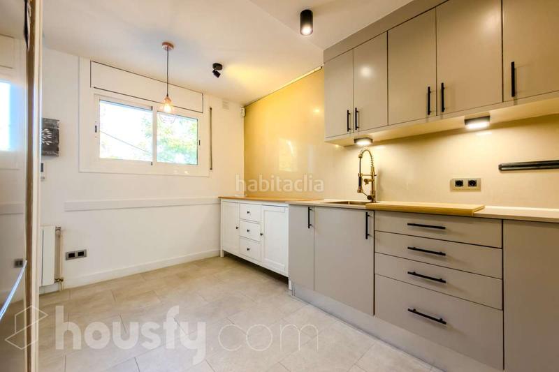 Foto ff0ad1a8-e2f2-45b9-9bb2-365d20bec14c. Casa a schiera in av primavera . in Martinica - Ateneu Cerdanyola del Vallès