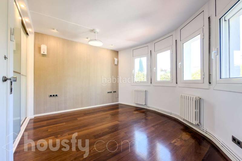 Foto 217003bb-b21d-4bdb-a528-0d693a905627. Reihenhaus in av primavera . in Martinica - Ateneu Cerdanyola del Vallès