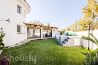 Semi detached house in Av primavera .