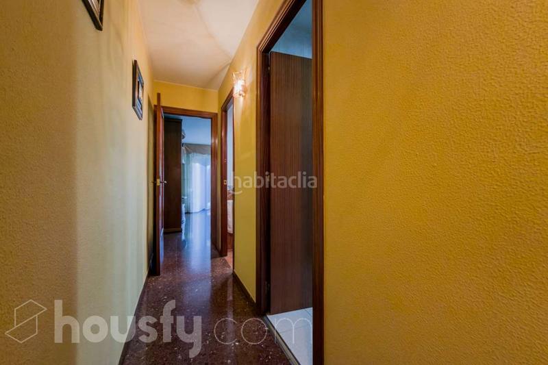 Foto ccd76bd1-f104-4e92-9af5-c1e71e30801c. Etagenwohnung in carrer montevideo . in Llatí Santa Coloma de Gramenet