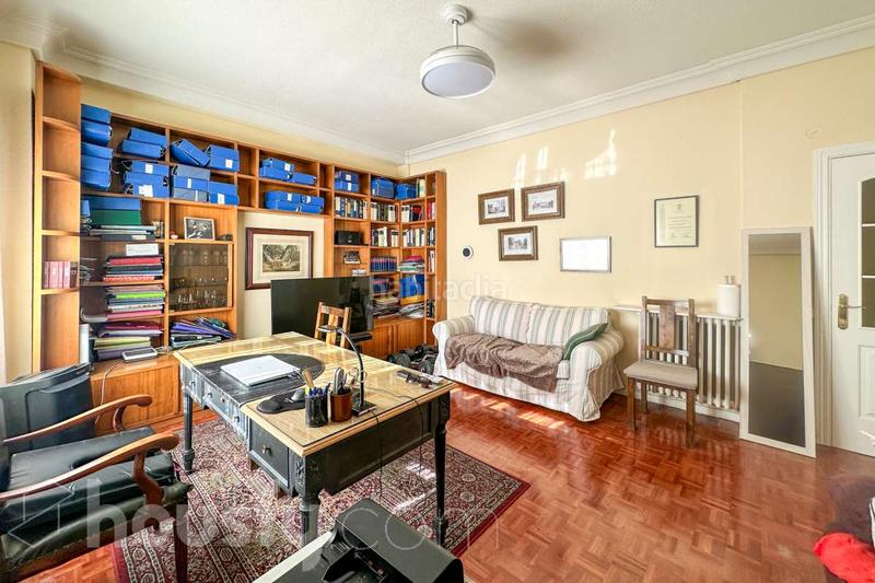 Foto 53e65d4e-b572-4f4a-bf5c-763ef35bfbfc. Appartement dans calle de santa hortensia . dans Prosperidad Madrid