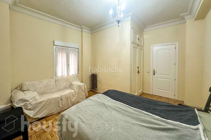 Foto 4112ae58-adac-440b-8380-ea59479202a2. Piso en calle de santa hortensia . en Prosperidad Madrid