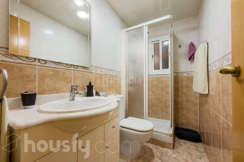 Foto 33702372-aea2-4935-b9e2-72e02463db29. Appartamento in av santa rosa . in El Raval Santa Coloma de Gramenet