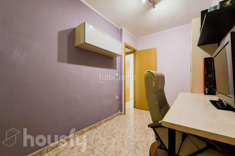 Foto 50bbf0f9-3cb4-4825-9de2-0c1496edd1f2. Piso en av santa rosa . en El Raval Santa Coloma de Gramenet