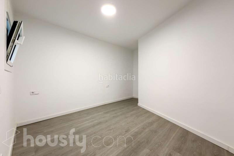 Foto be654e45-200a-47ec-aebe-4856679b3912. Piso en carrer de les esquadres . en Sant Josep Hospitalet de Llobregat (L´)