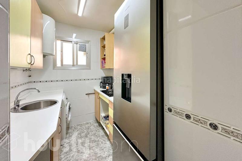 Foto 2524913b-8590-418a-b281-d867b12b97cc. Flat in calle de gómez de avellaneda . in Pueblo Nuevo Madrid