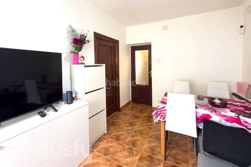 Foto 39a2b766-8664-45ed-bb95-6de47f6b8bc4. Flat in calle de gómez de avellaneda . in Pueblo Nuevo Madrid