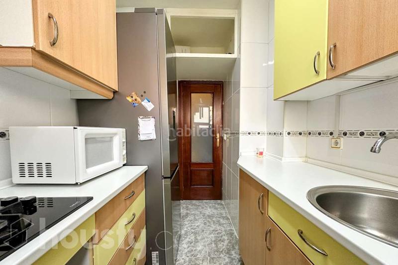 Foto e095678b-1a30-4d9d-8884-545cd2c39b0a. Flat in calle de gómez de avellaneda . in Pueblo Nuevo Madrid