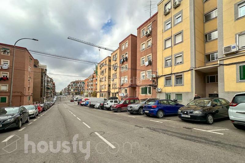 Foto fd88036c-f76f-4519-962b-d674d59d5396. Flat in calle de gómez de avellaneda . in Pueblo Nuevo Madrid