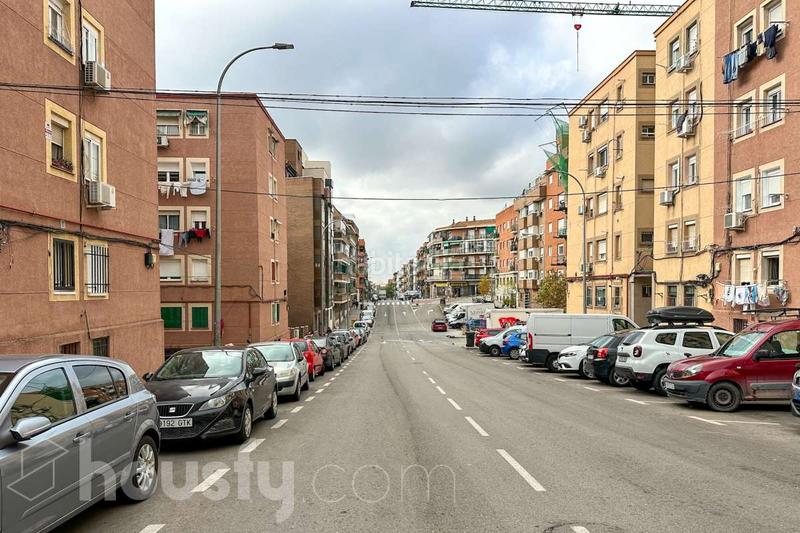 Foto d312f504-e543-4d52-a04d-02d27b26807b. Piso en calle de gómez de avellaneda . en Pueblo Nuevo Madrid