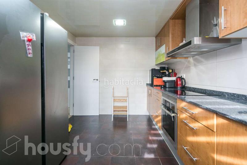 Foto 39d2b12a-de0d-46d5-ab30-b72356320f46. Duplex in carrer del barcelonès . in Fontsanta-Fatjó Cornellà de Llobregat