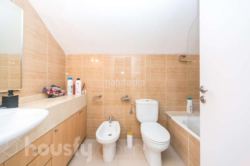 Foto 803ce852-817e-4be8-aed1-f8aa3bb29bd2. Duplex in carrer del barcelonès . in Fontsanta-Fatjó Cornellà de Llobregat