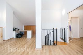 Zweistöckige Wohnung in Carrer del Barcelonès .