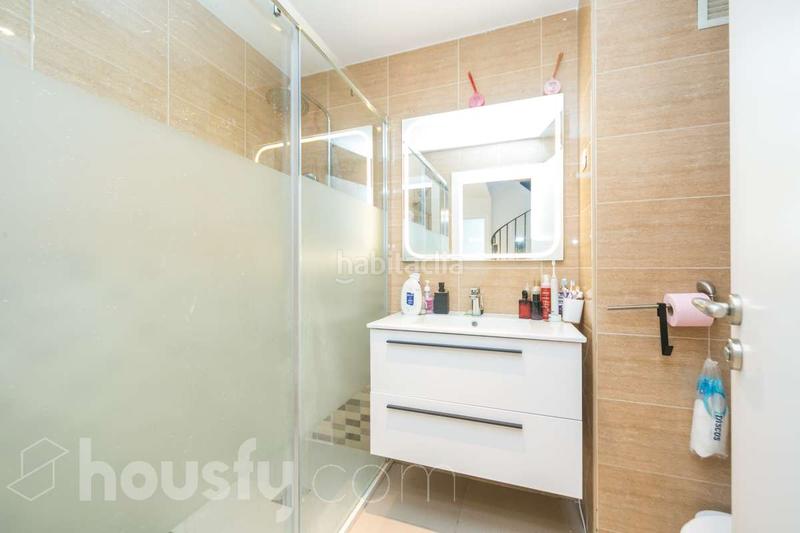 Foto 4ccfc23c-8b68-4b2e-b685-f1b9a2b1c879. Zweistöckige wohnung in carrer del barcelonès . in Cornellà de Llobregat